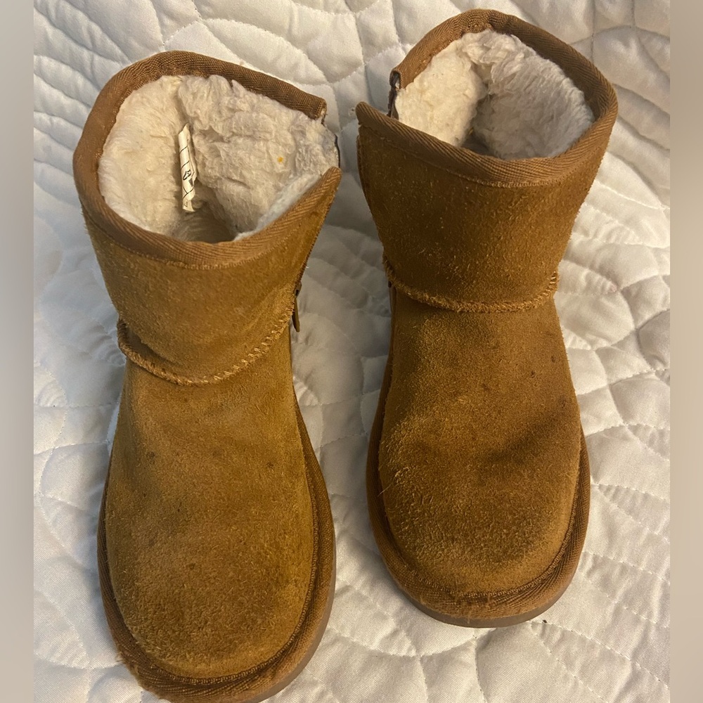 Koolaburra Kids’ Collection Zip Boots.